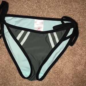 XS swimsuit bottoms